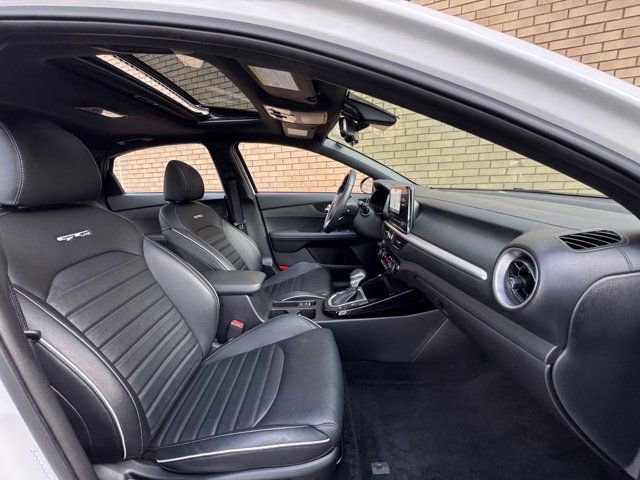 Used 2023 Kia Forte GT-Line w/ GT-Line Premium Package image 6