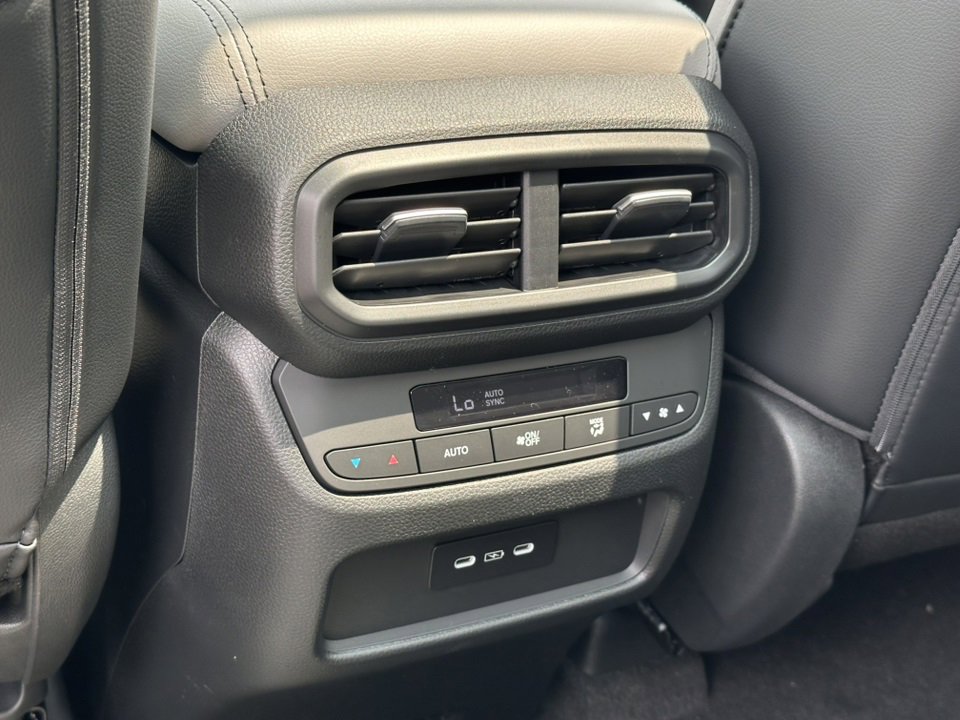 New 2025 Honda Pilot Touring image 18