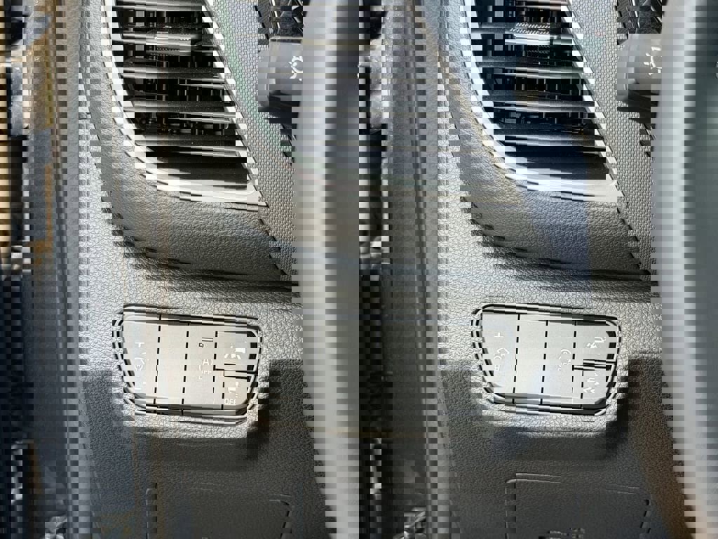 Used 2023 Kia Seltos S image 31