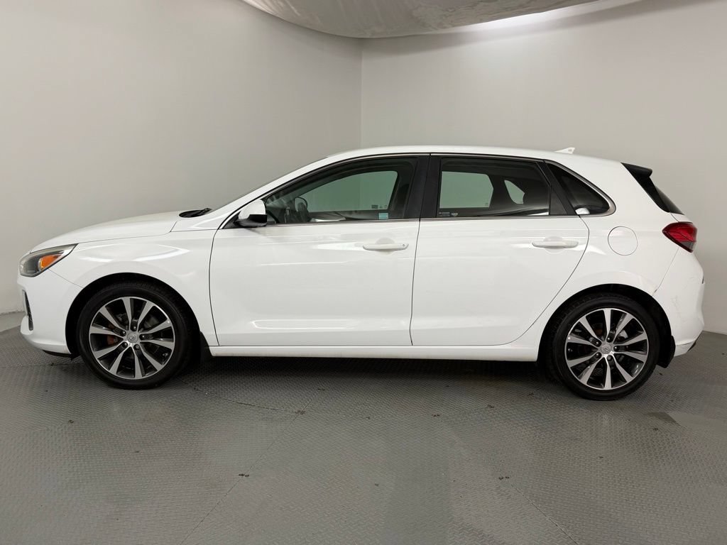Used 2020 Hyundai Elantra GT FWD image 4