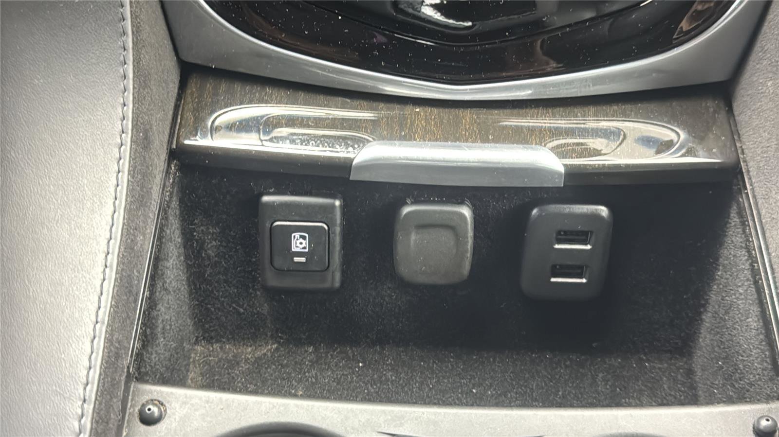 Used 2020 Cadillac Escalade Platinum w/ Escalade Sport Edition AWD/4WD image 22