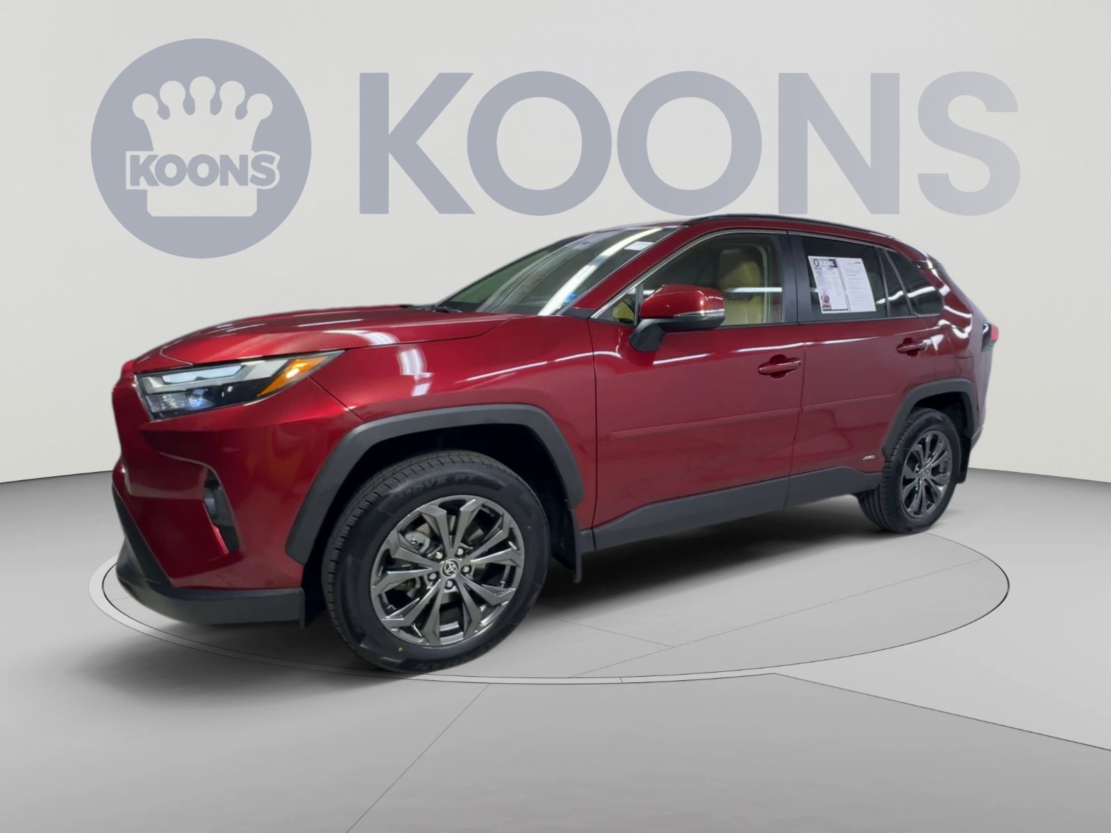Used 2022 Toyota RAV4 XLE Premium AWD/4WD image 5