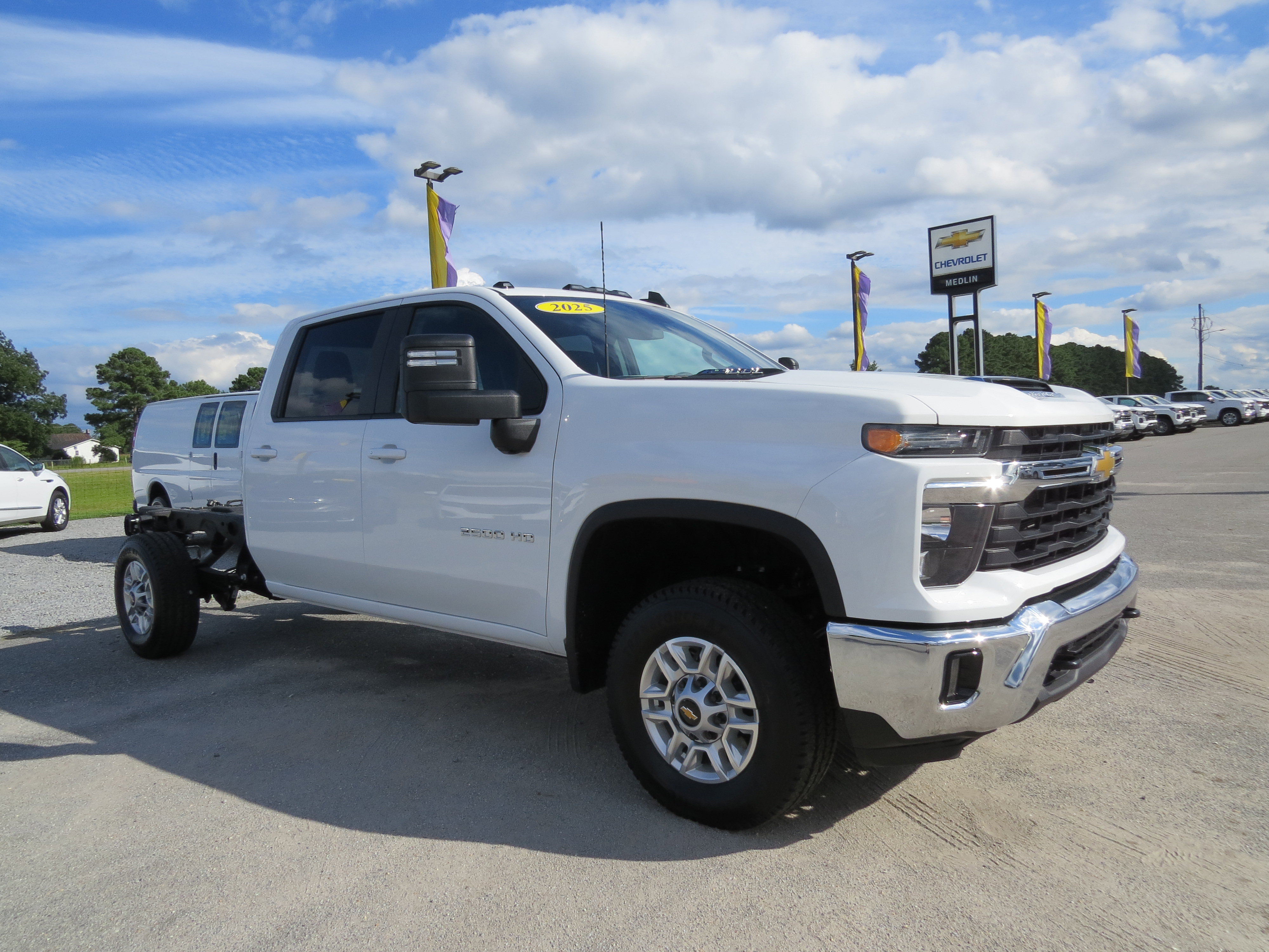 Used 2025 Chevrolet Silverado 2500 LT w/ Convenience Package AWD/4WD image 10