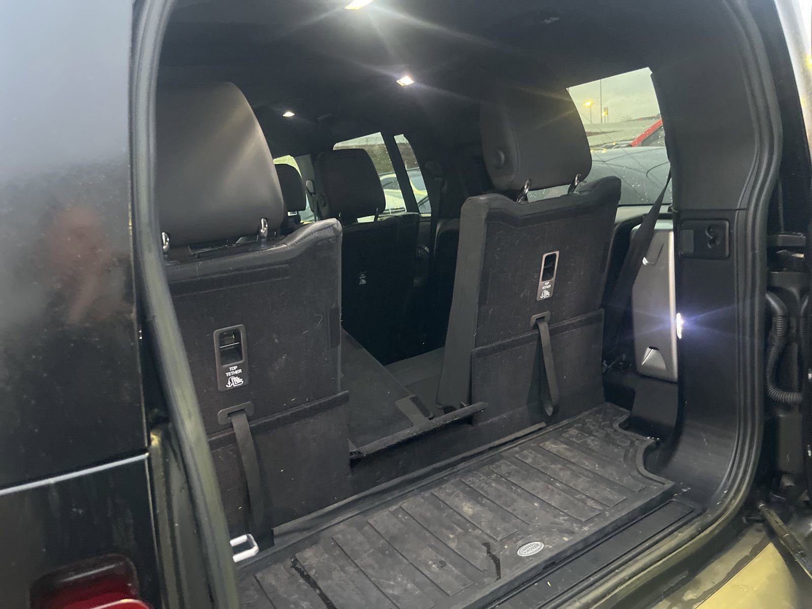 Used 2023 Land Rover Defender 130 X-Dynamic SE image 13