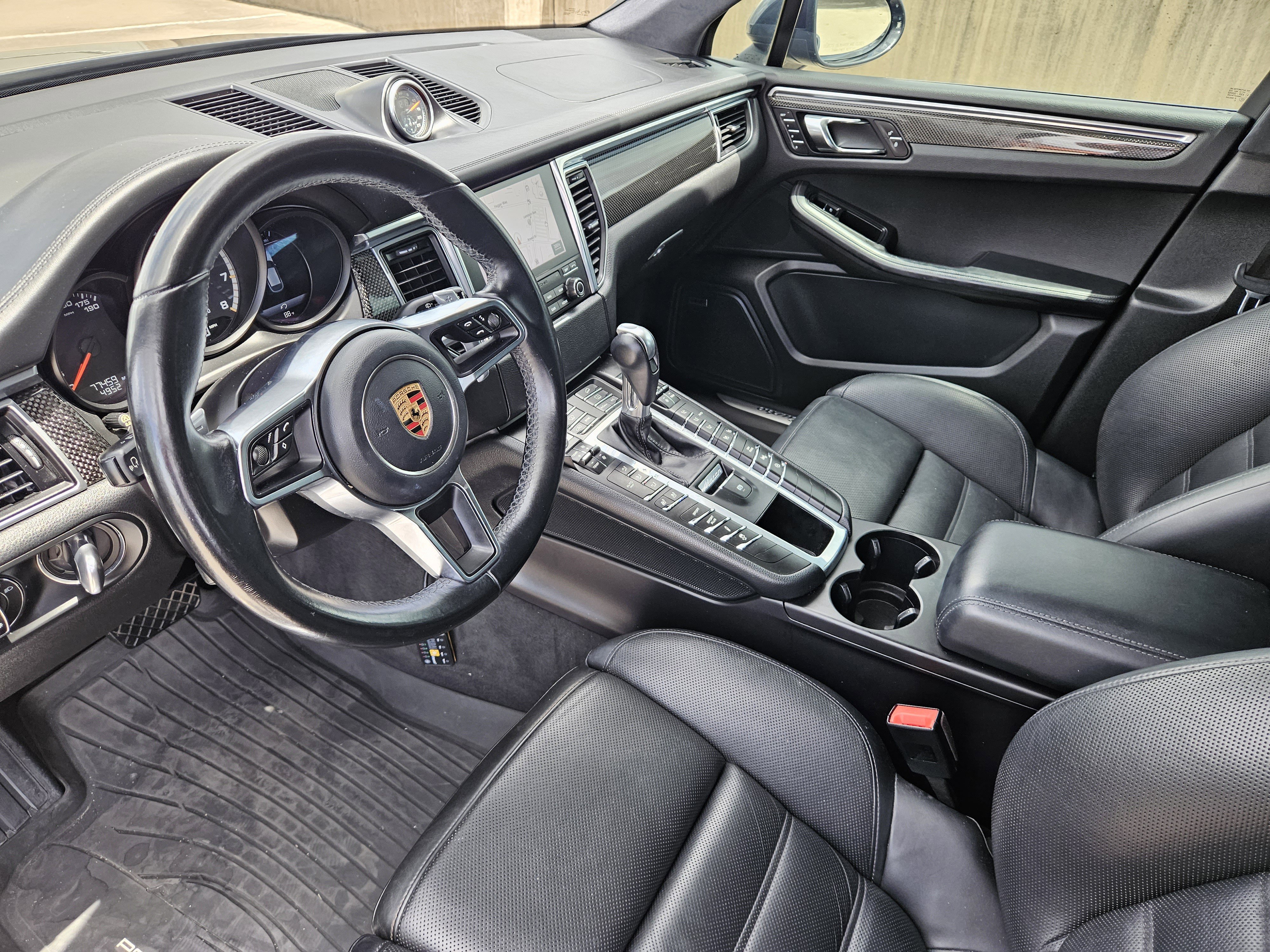 Used 2017 Porsche Macan Turbo AWD/4WD image 4