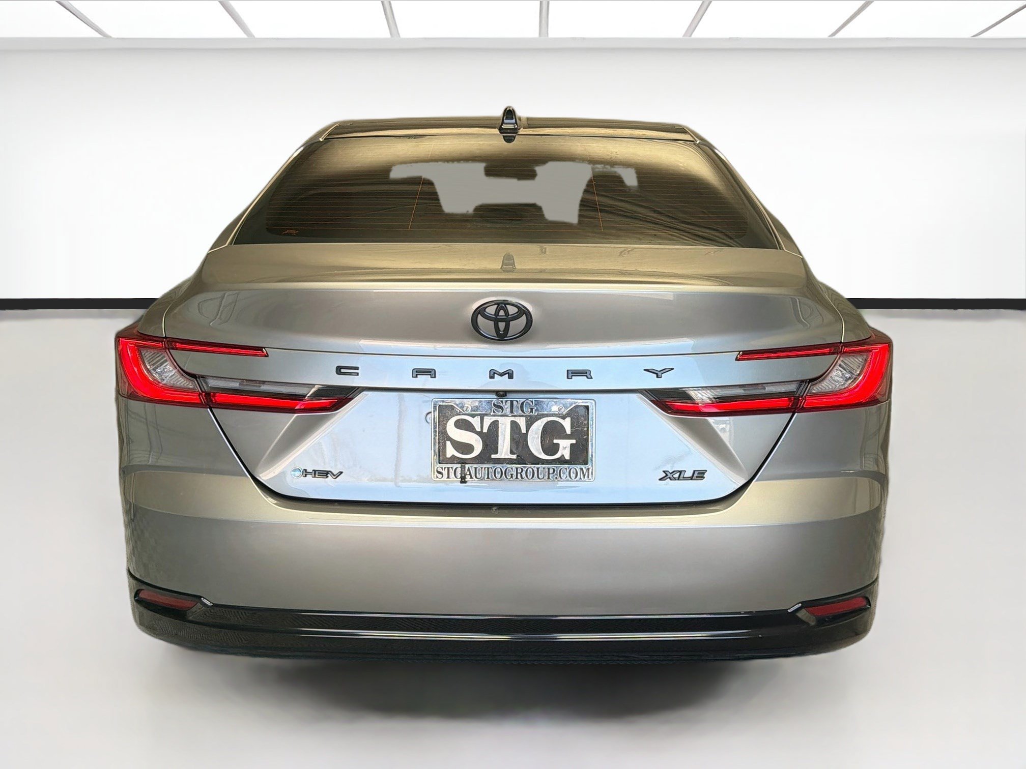 Used 2025 Toyota Camry XLE FWD image 5