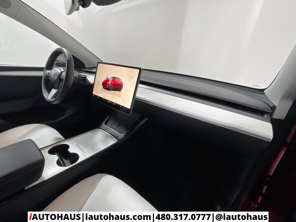 Used 2024 Tesla Model Y Long Range AWD/4WD image 24