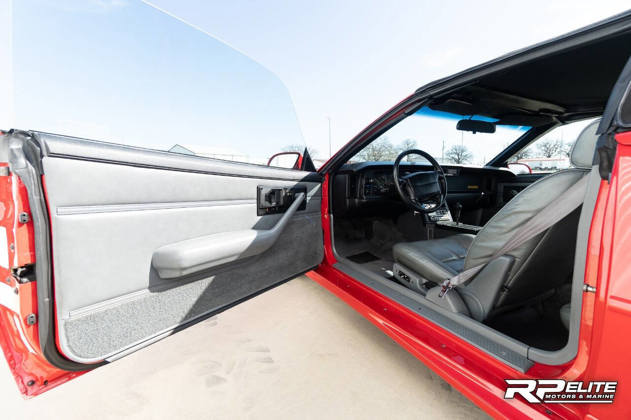 Used 1991 Chevrolet Camaro Z28 RWD image 54