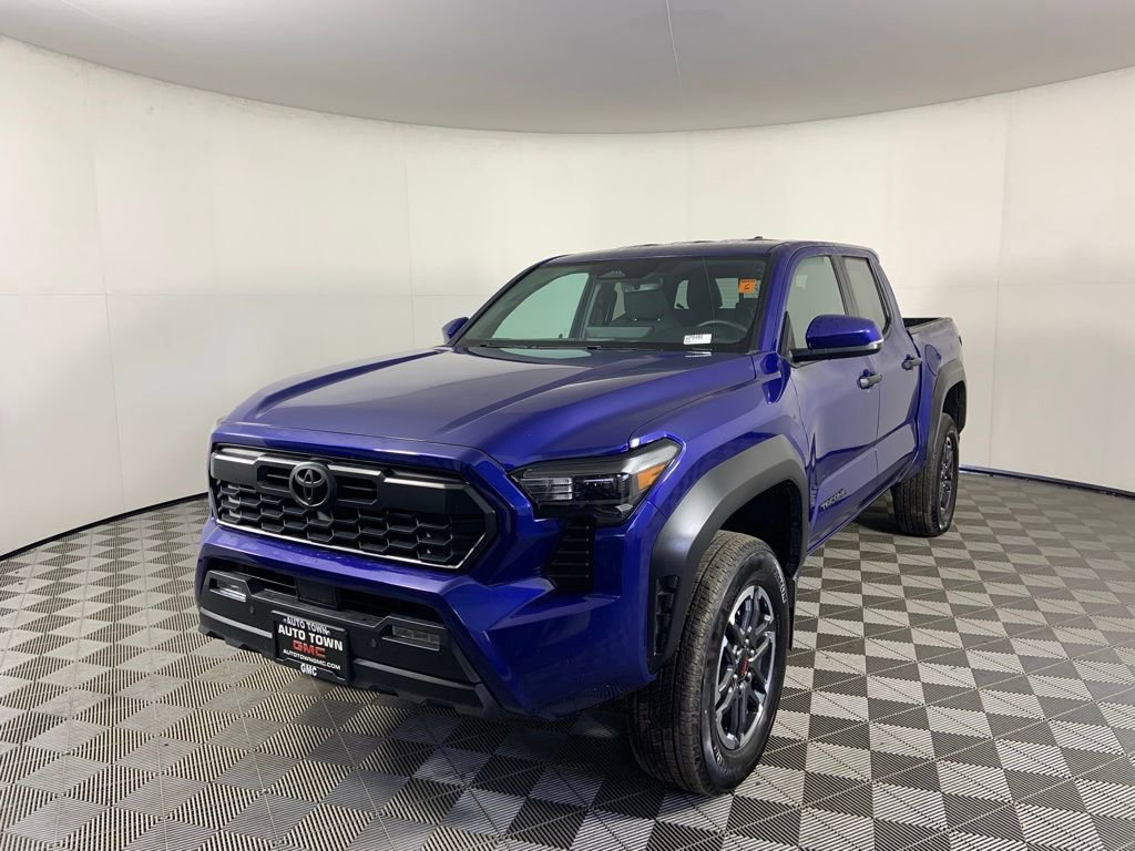 Used 2024 Toyota Tacoma TRD Off-Road w/ TRD Off Road Upgrade Package image 4