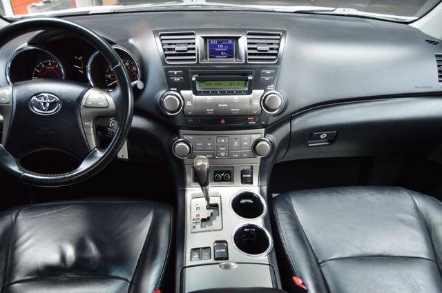 Used 2010 Toyota Highlander SE AWD/4WD image 22