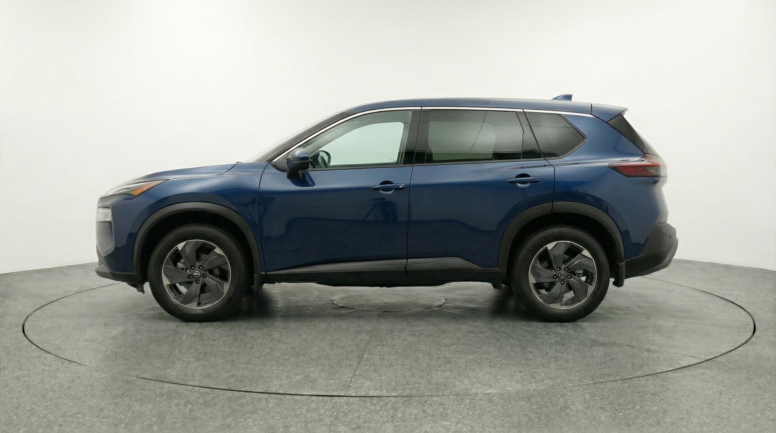 Used 2025 Nissan Rogue SV image 5