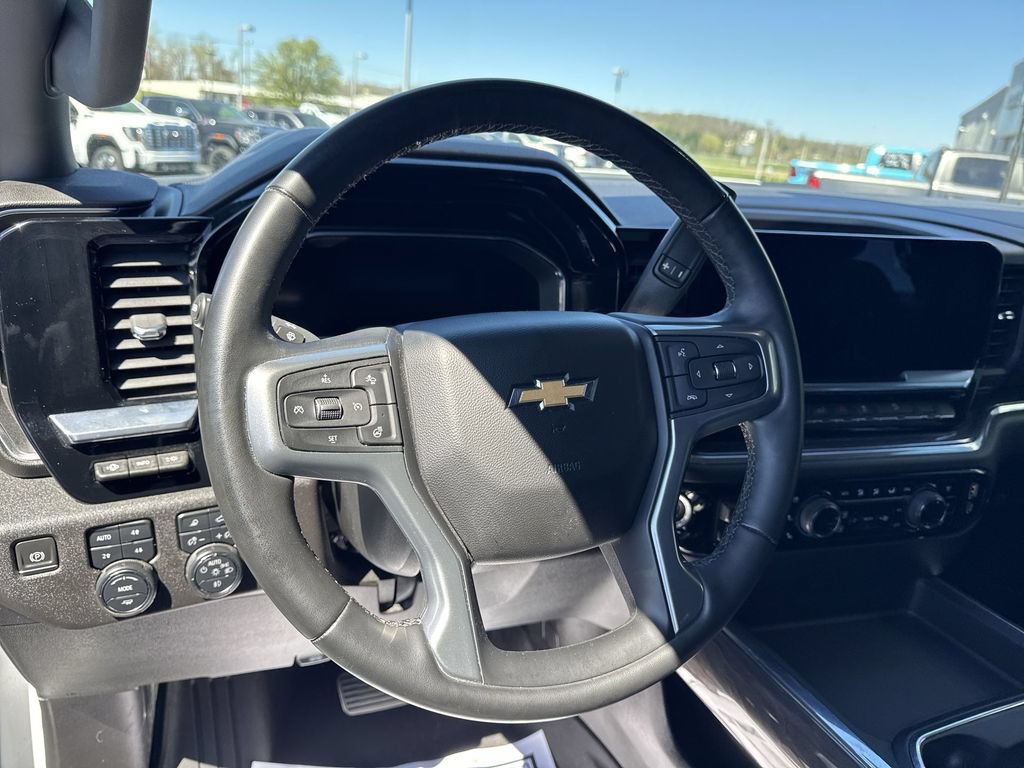 Used 2024 Chevrolet Silverado 2500 LTZ w/ LTZ Convenience Package AWD/4WD image 14