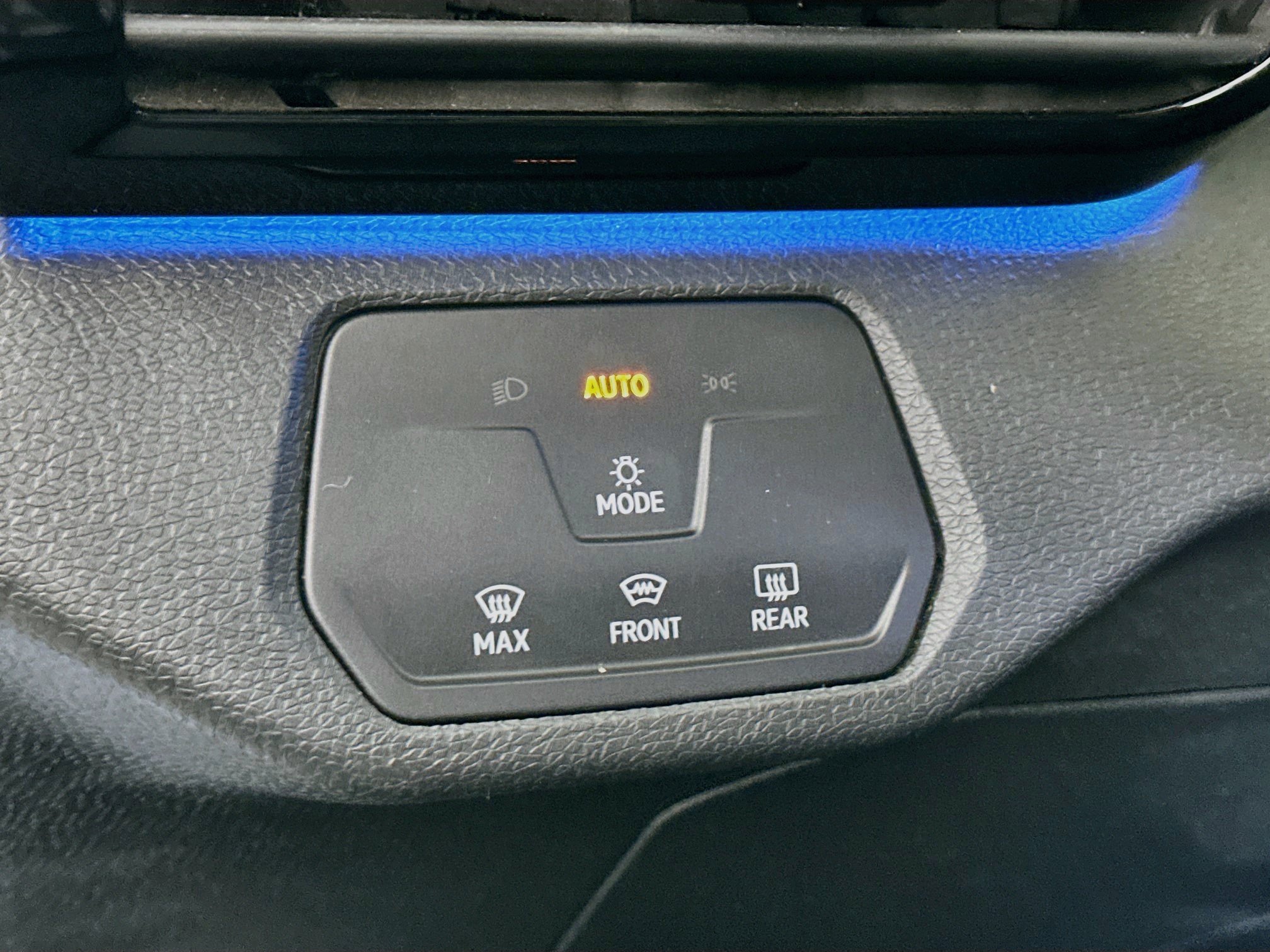 Used 2021 Volkswagen ID.4 Pro AWD/4WD image 16