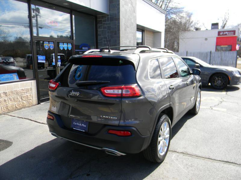 Used 2016 Jeep Cherokee Limited image 6