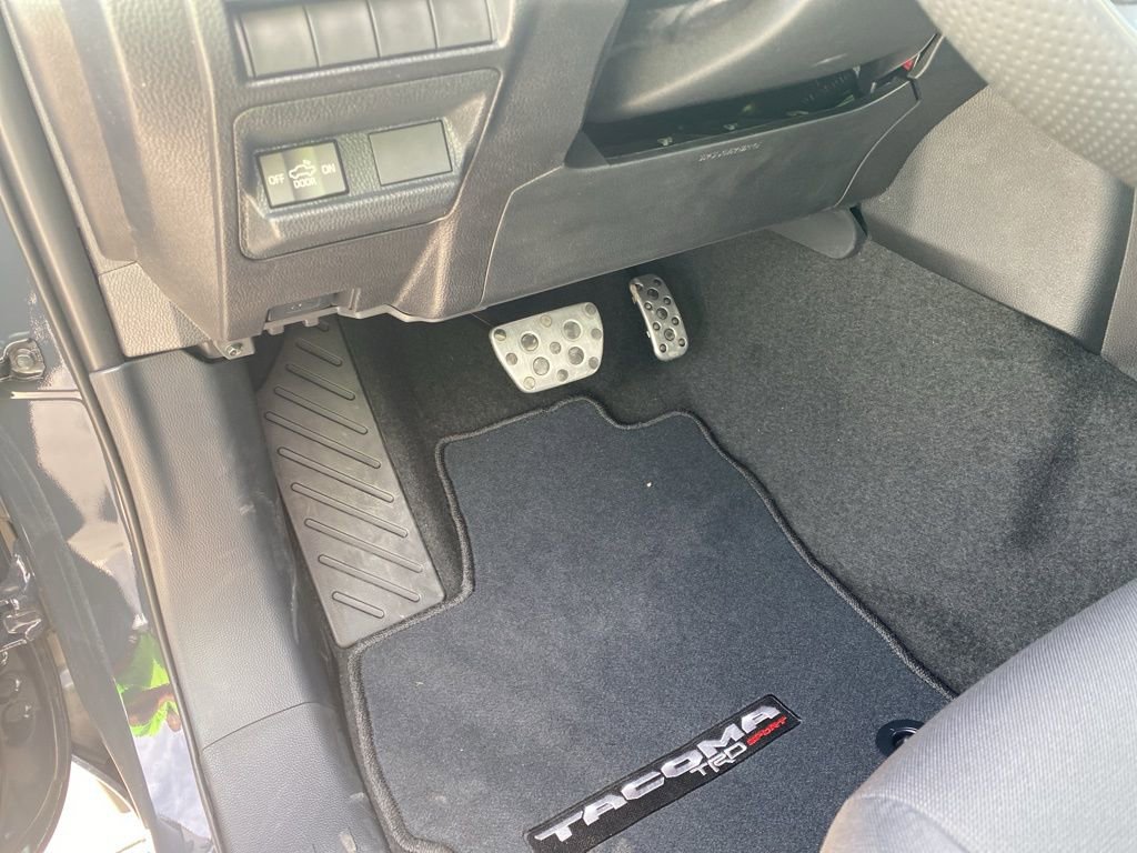 Used 2024 Toyota Tacoma TRD Sport image 5