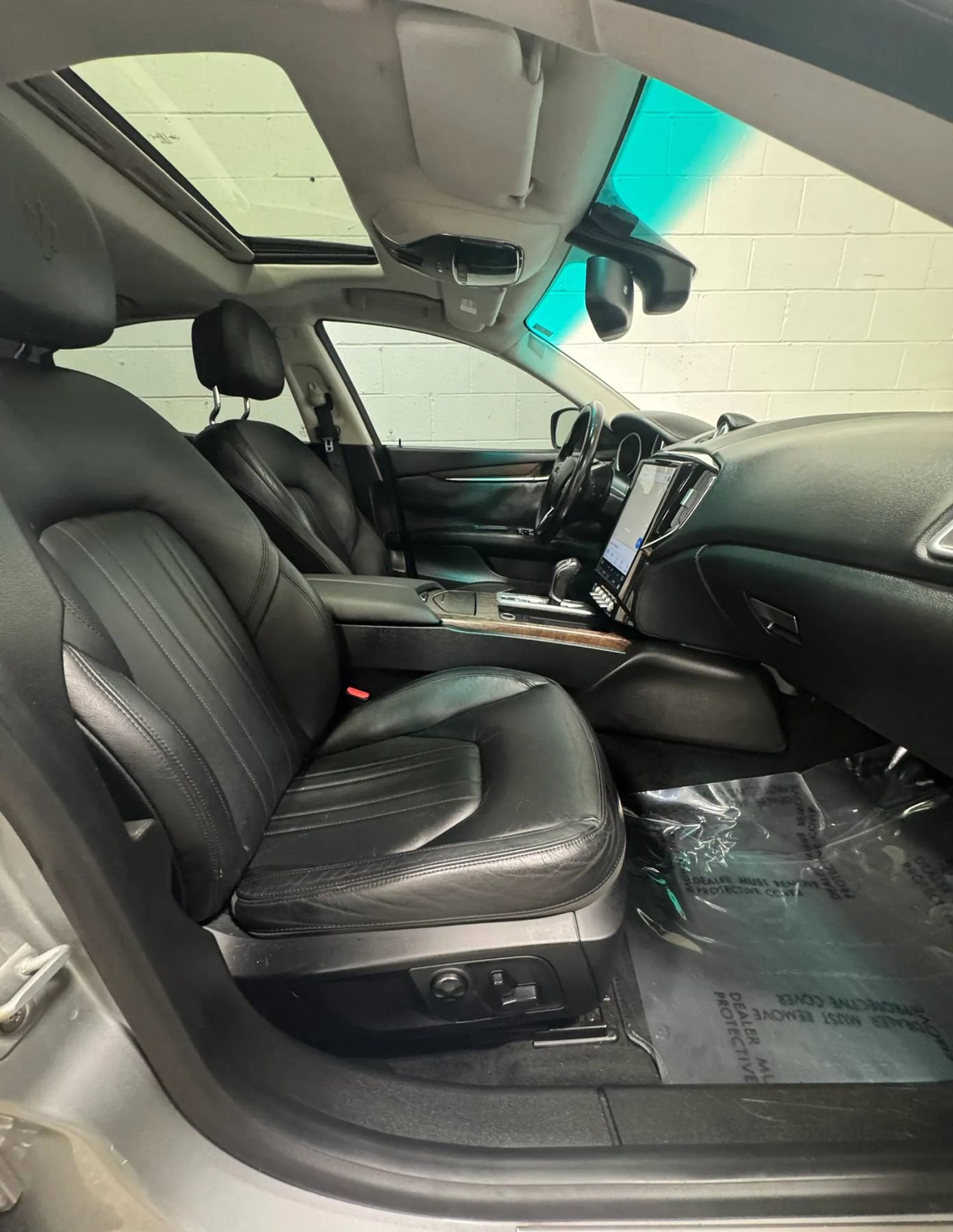 Used 2014 Maserati Ghibli S Q4 AWD/4WD image 25