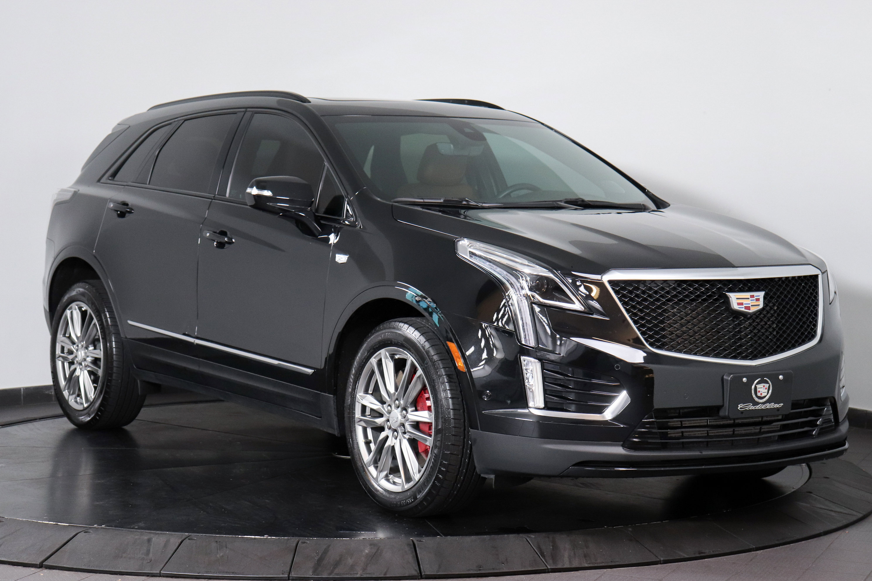 Used 2023 Cadillac XT5 Sportv w/ Technology Package image 7
