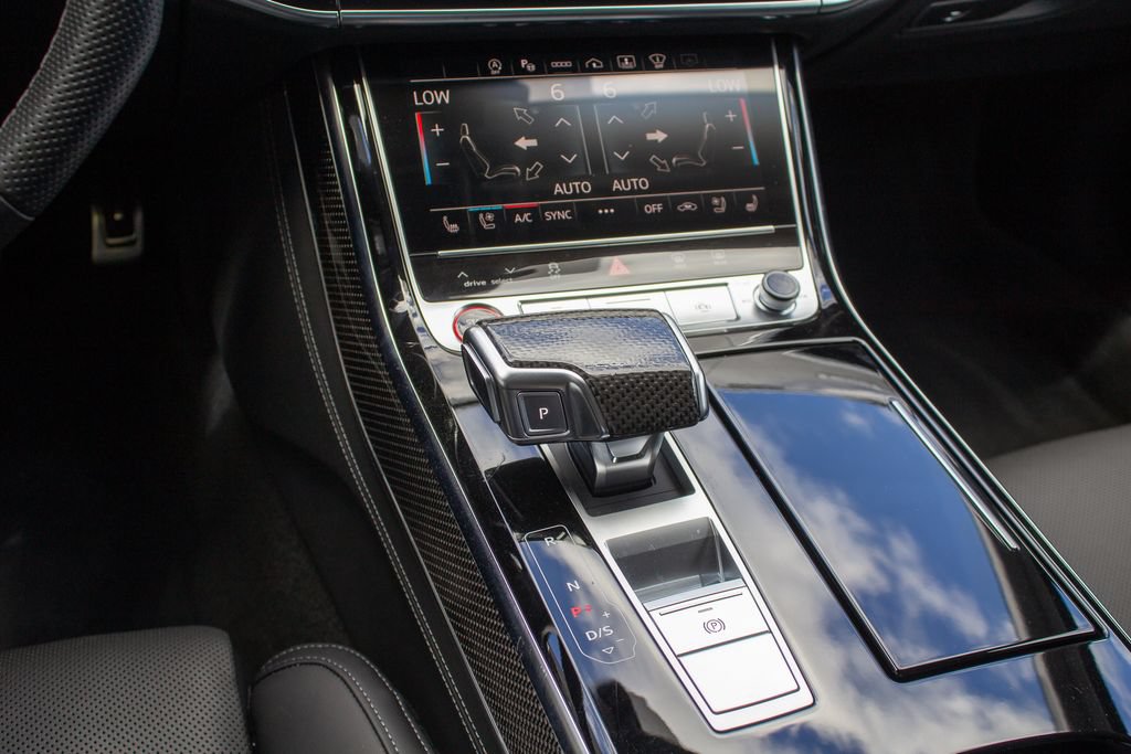 Used 2023 Audi S8 w/ S8 Comfort Plus Package AWD/4WD image 21