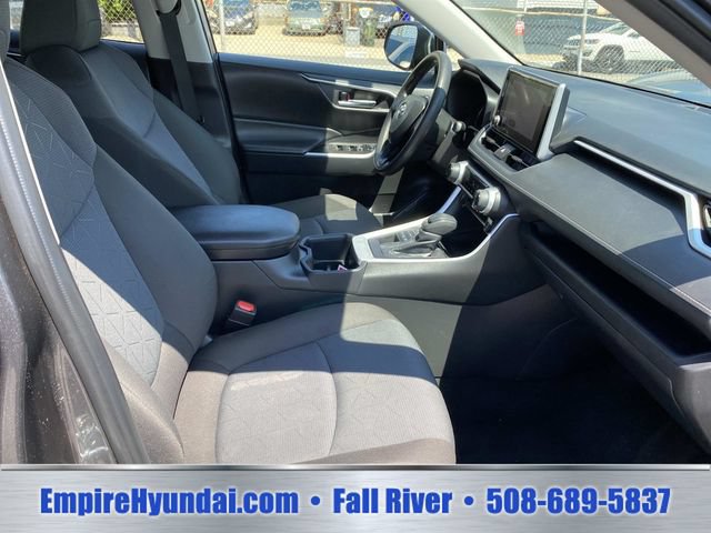 Used 2025 Toyota RAV4 XLE AWD/4WD image 23