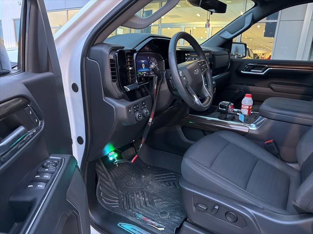 Used 2024 Chevrolet Silverado 1500 LT Trail Boss w/ Protection Package image 8