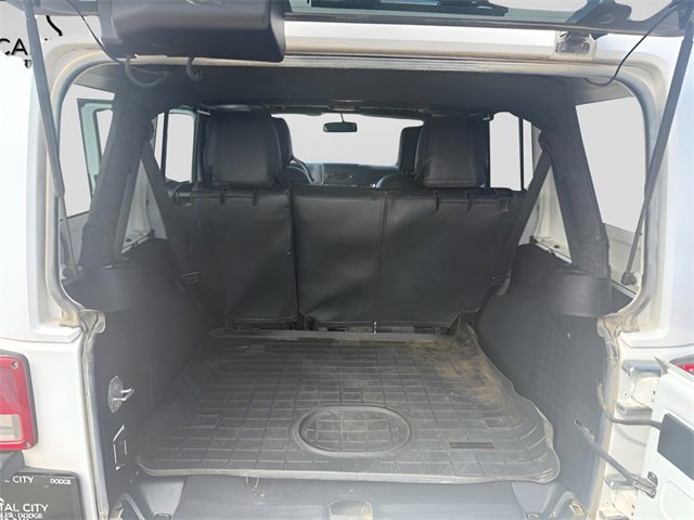 Used 2016 Jeep Wrangler Unlimited Sahara w/ Connectivity Group image 21