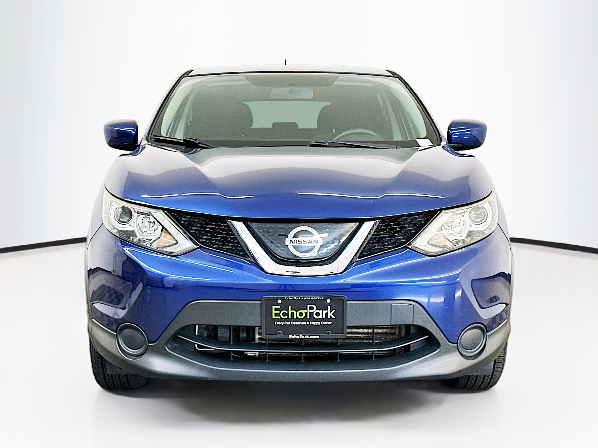 Used 2019 Nissan Rogue Sport S image 2