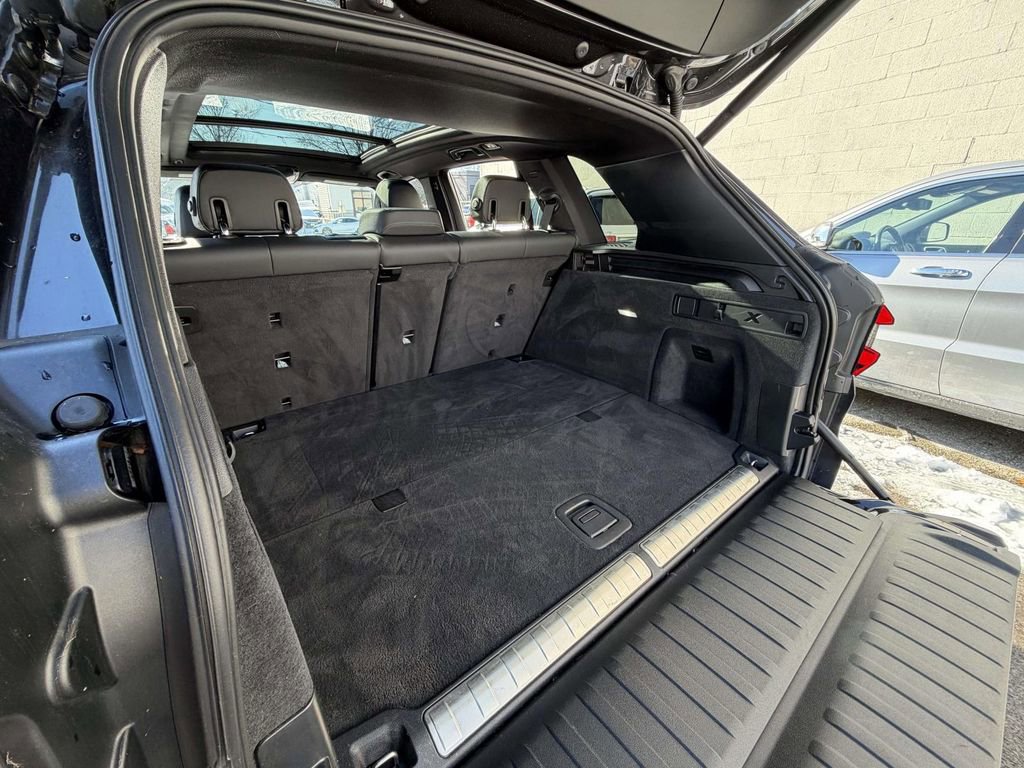 Used 2022 BMW X5 xDrive45e image 10