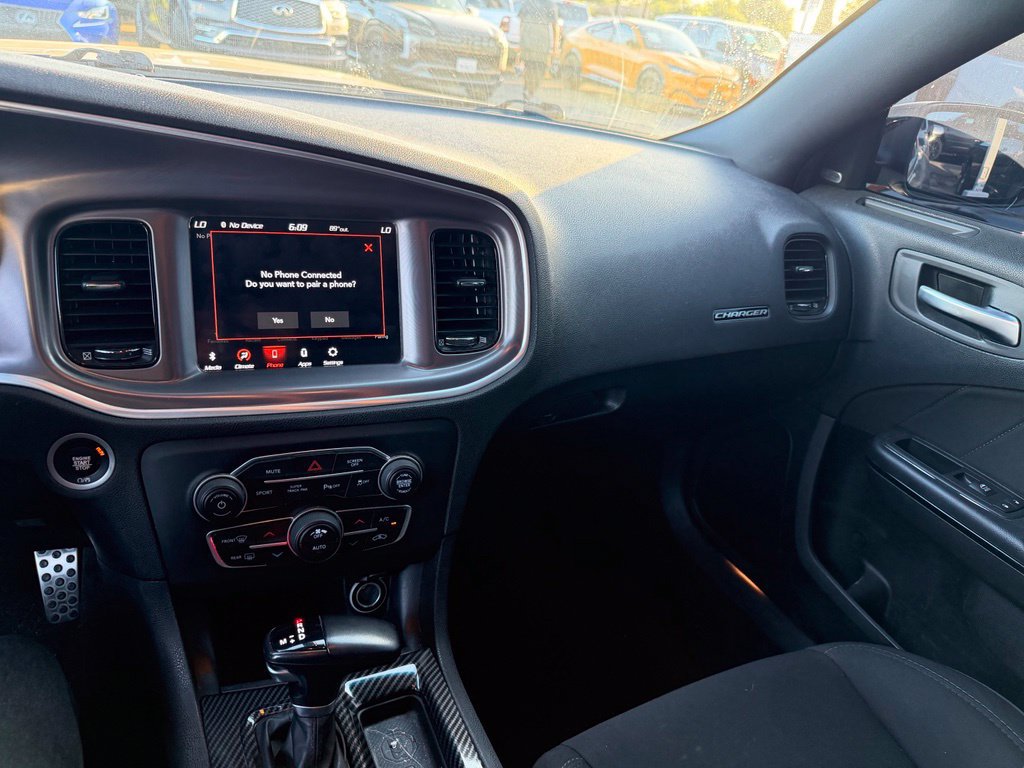 Used 2020 Dodge Charger R/T w/ Blacktop Package RWD image 10