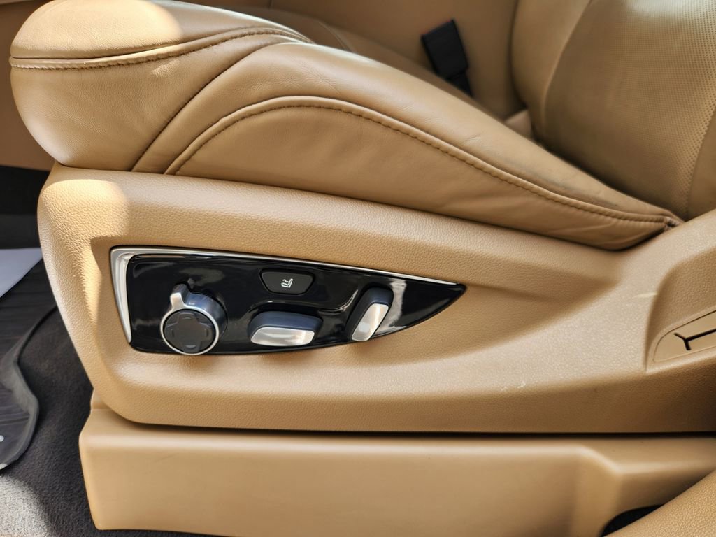 Used 2019 Cadillac Escalade ESV Platinum image 28