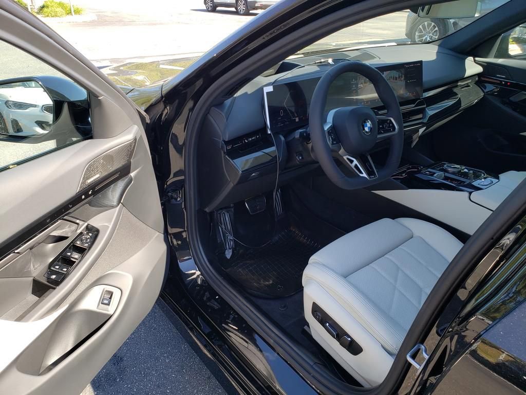 New 2026 BMW 530i xDrive w/ M Sport Package image 10