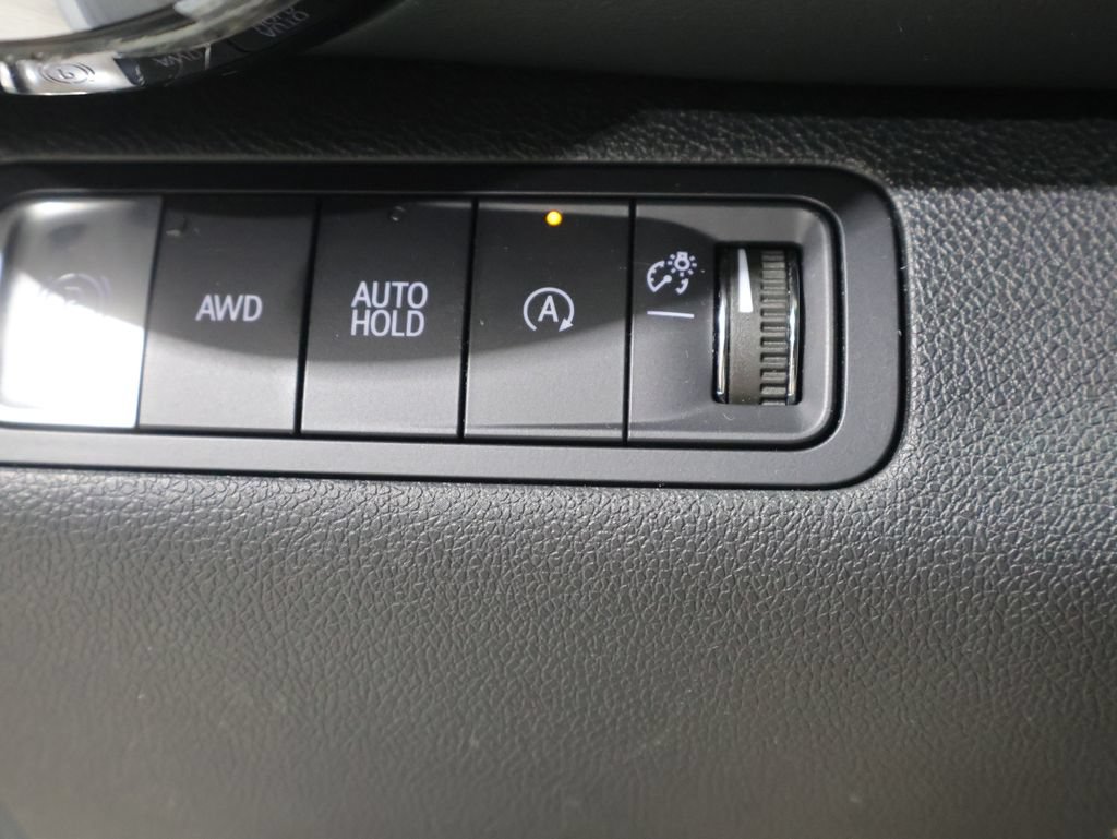 Used 2025 Chevrolet Equinox LT AWD/4WD image 32