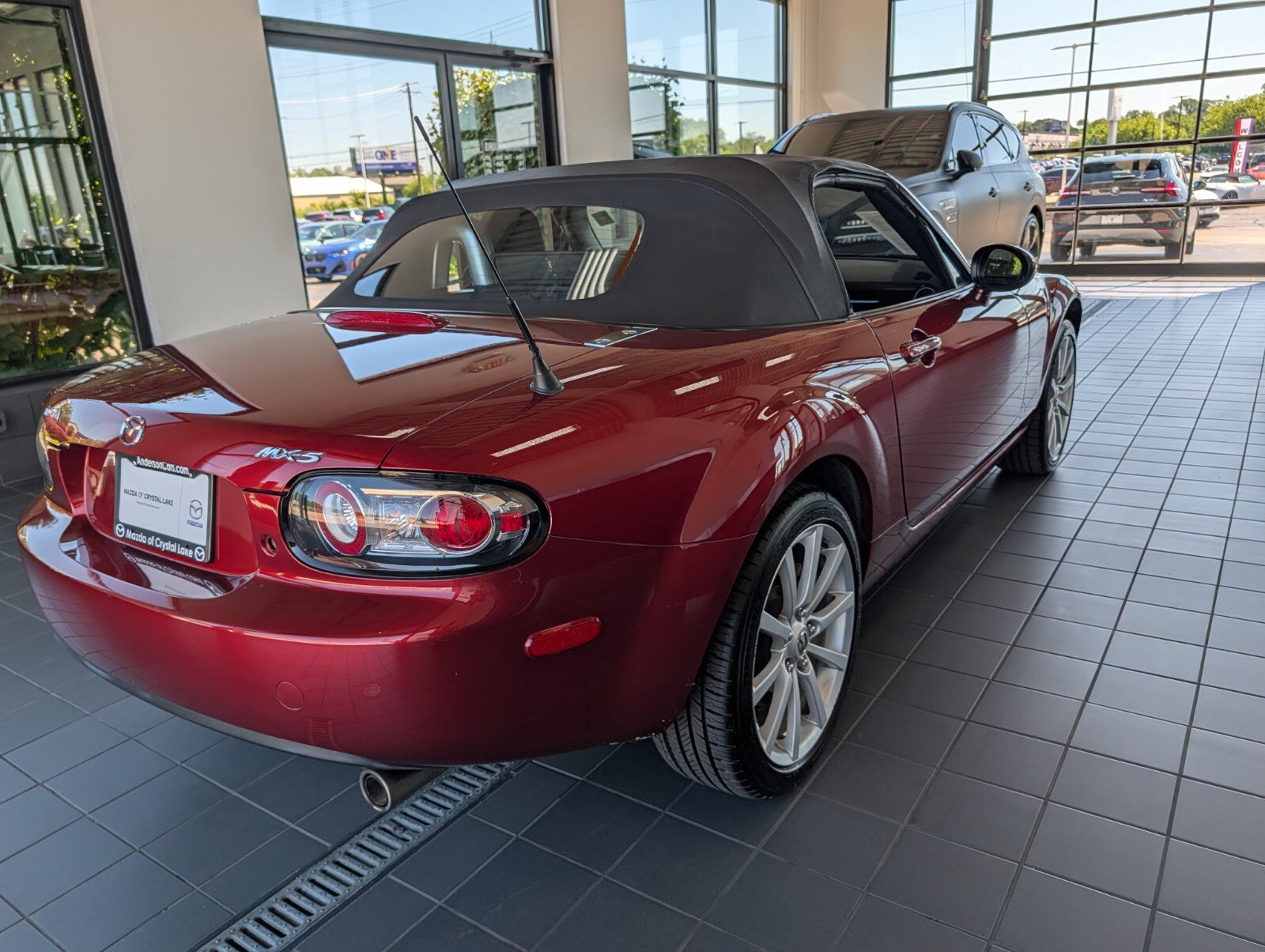 Used 2007 MAZDA MX-5 Miata Touring w/ Suspension Pkg RWD image 2