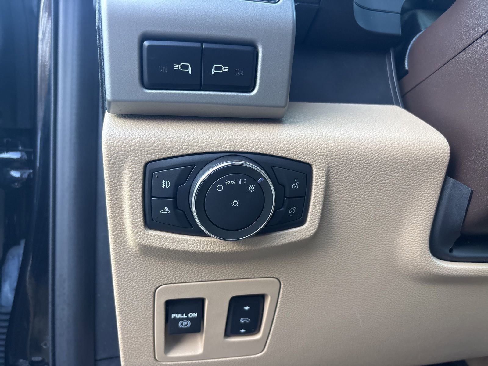 Used 2020 Ford F150 Lariat w/ Equipment Group 502A Luxury image 16