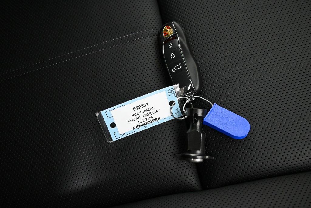 New 2026 Porsche Macan AWD image 33