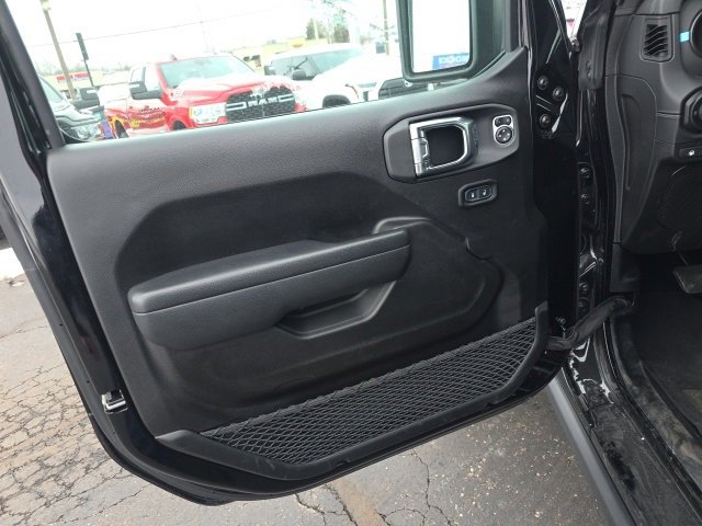 Used 2025 Jeep Wrangler Unlimited Rubicon 4xe w/ Safety Group image 13