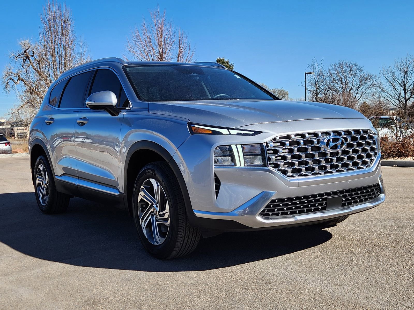 Used 2023 Hyundai Santa Fe SEL w/ Premium Package image 4