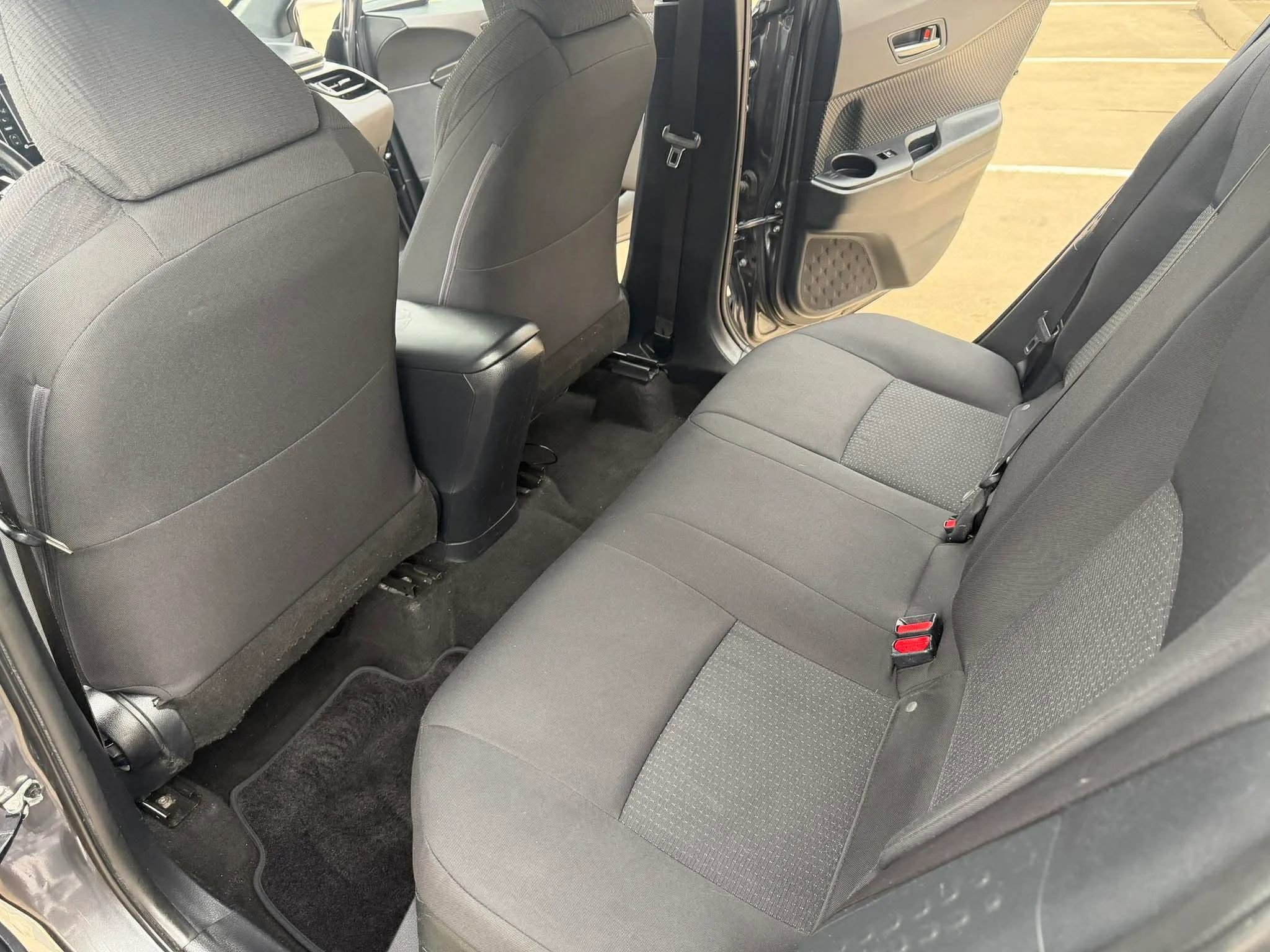 Used 2018 Toyota C-HR XLE FWD image 22