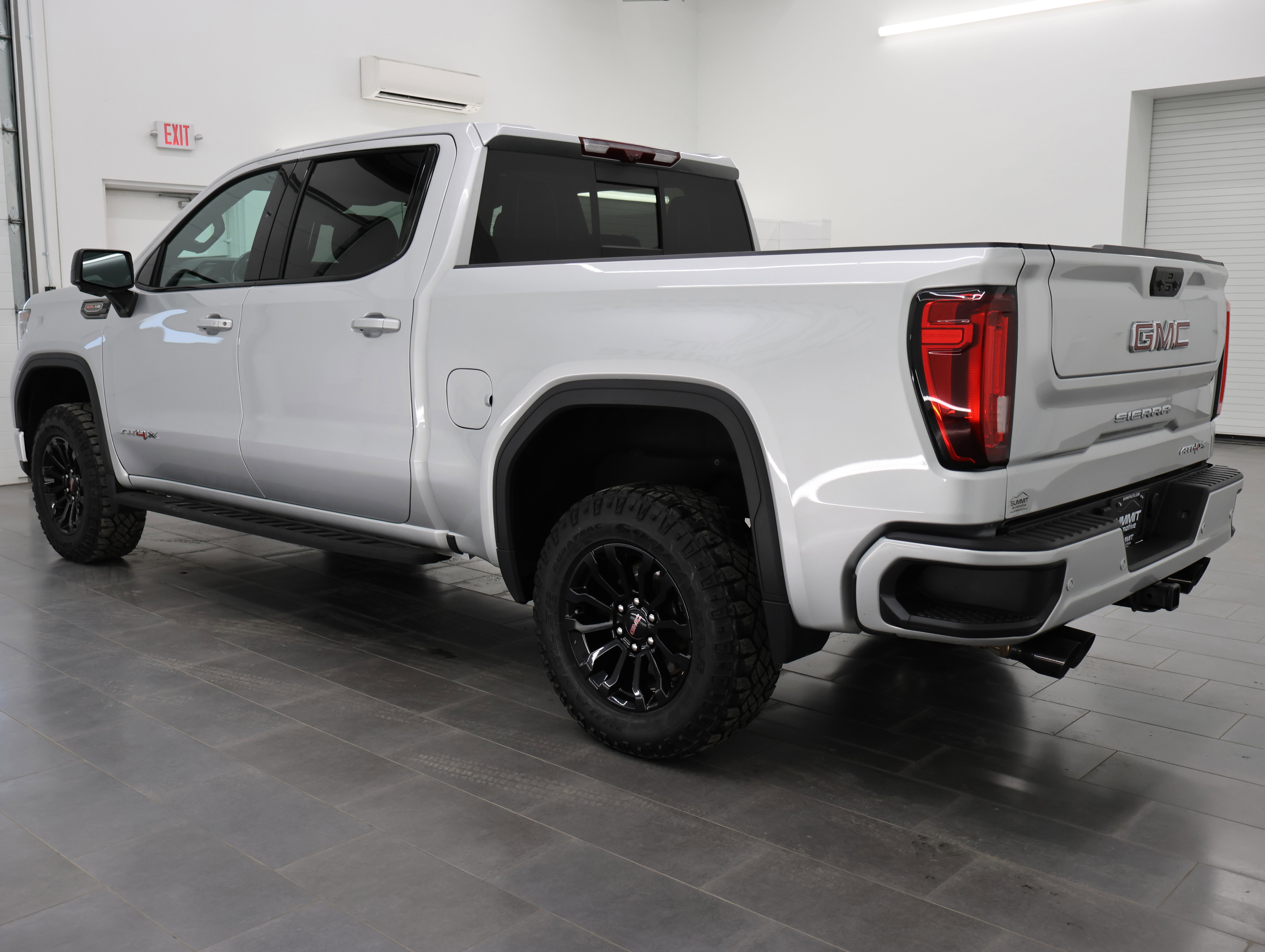 Used 2022 GMC Sierra 1500 AT4X image 6