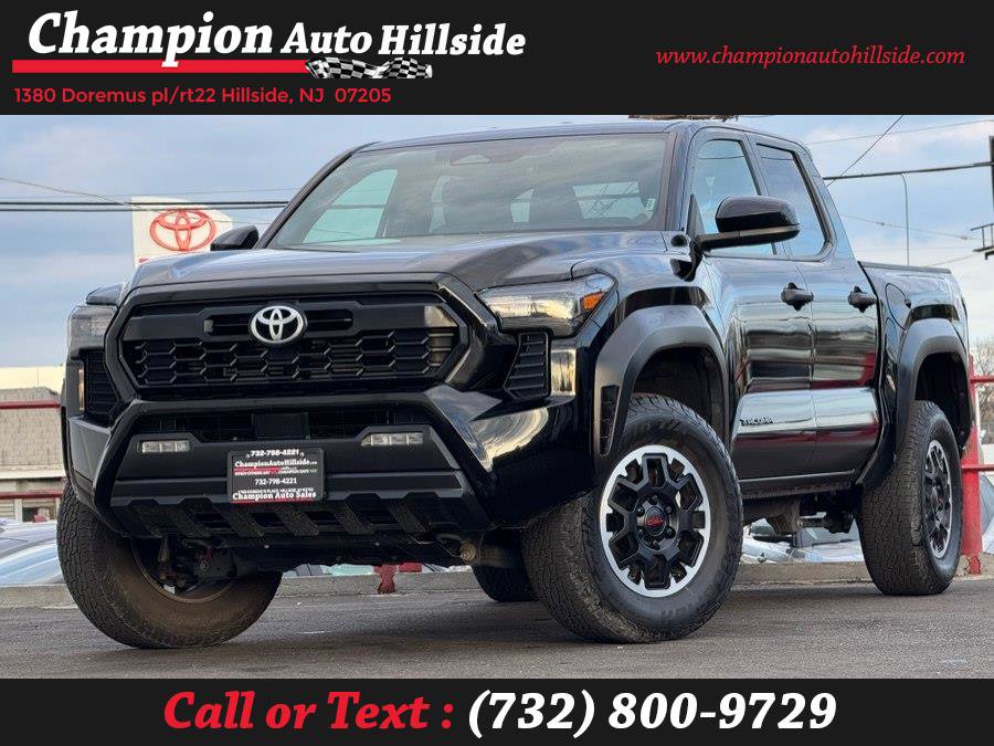 Used 2024 Toyota Tacoma TRD Off-Road AWD/4WD image 1