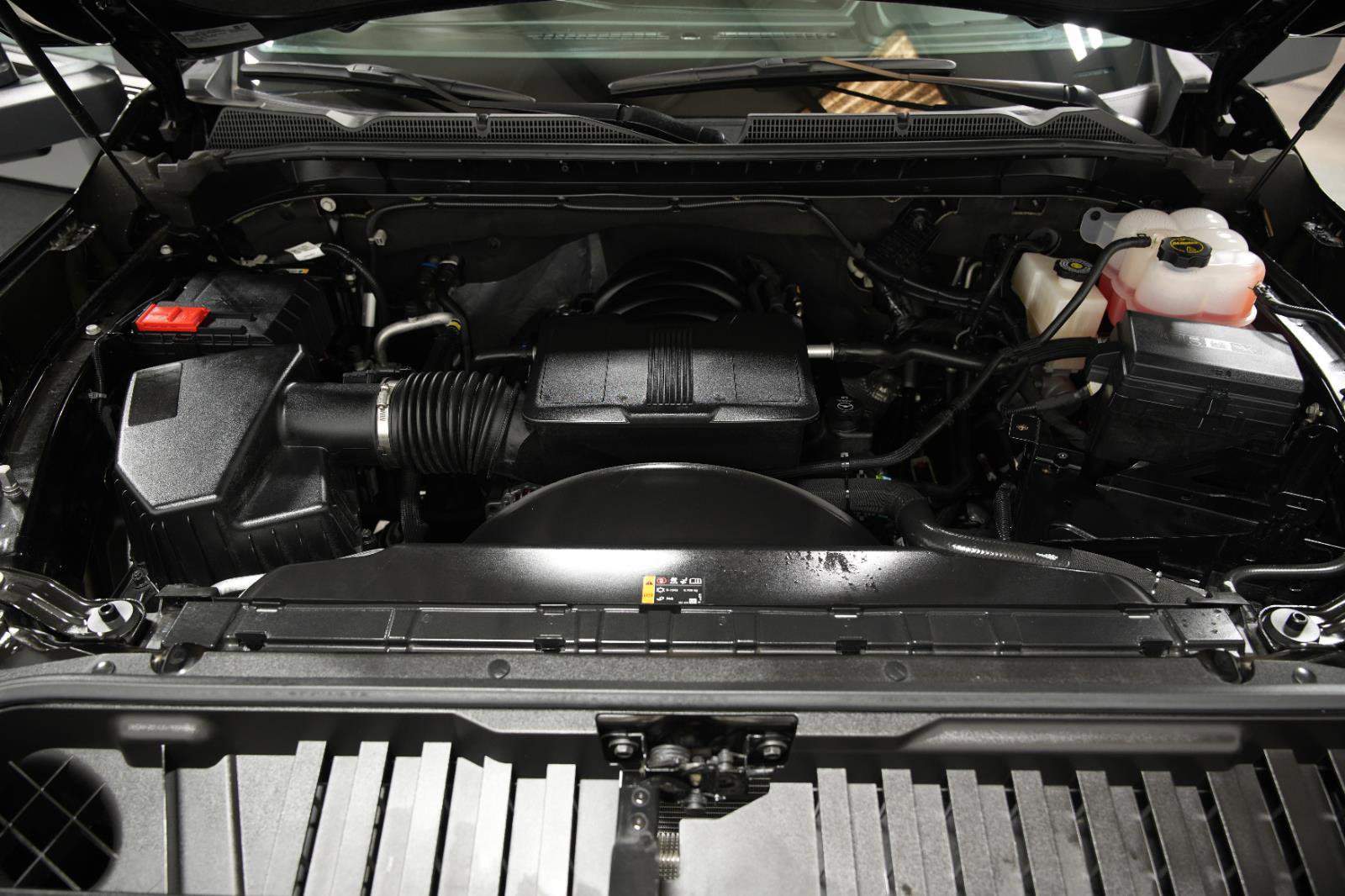 Used 2025 GMC Sierra 2500 SLE w/ SLE Value Package; image 12