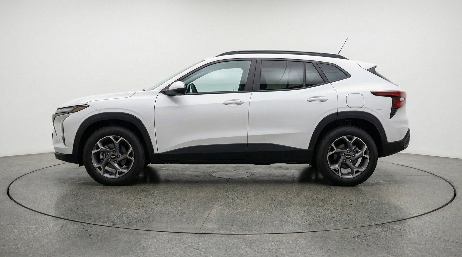 Used 2025 Chevrolet Trax LT image 5