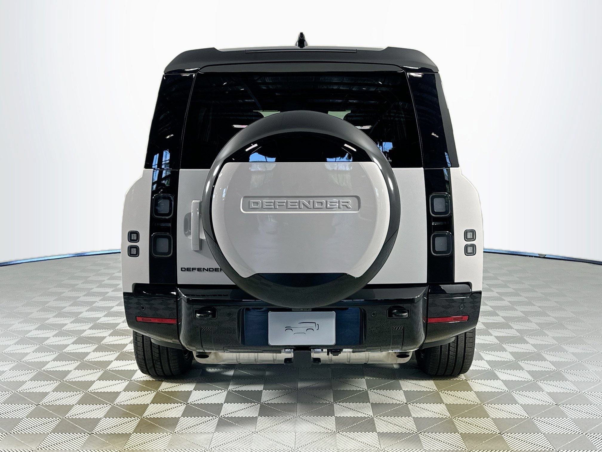 New 2026 Land Rover Defender 130 X-Dynamic SE AWD/4WD image 6