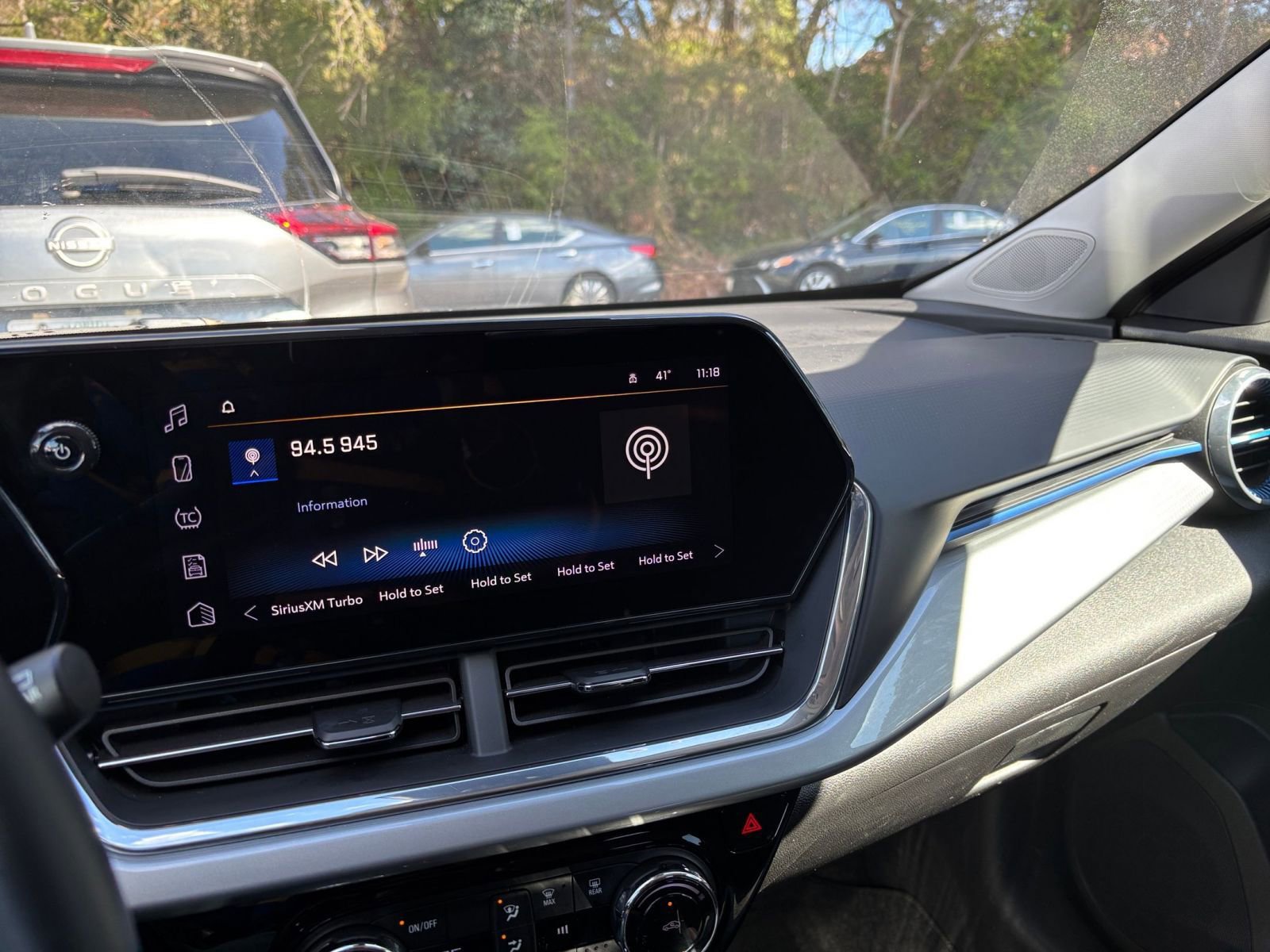 Used 2025 Chevrolet Trax LT w/ LT Convenience Package image 36