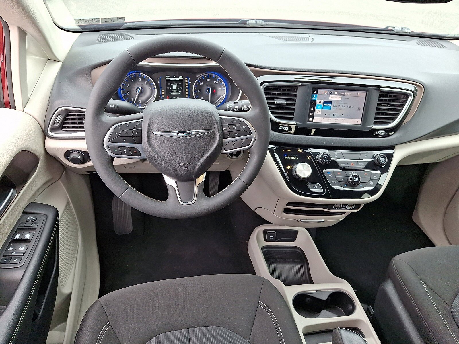 Used 2023 Chrysler Voyager LX FWD image 12