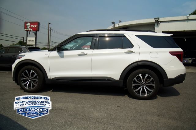 Certified 2022 Ford Explorer ST-Line AWD/4WD image 6