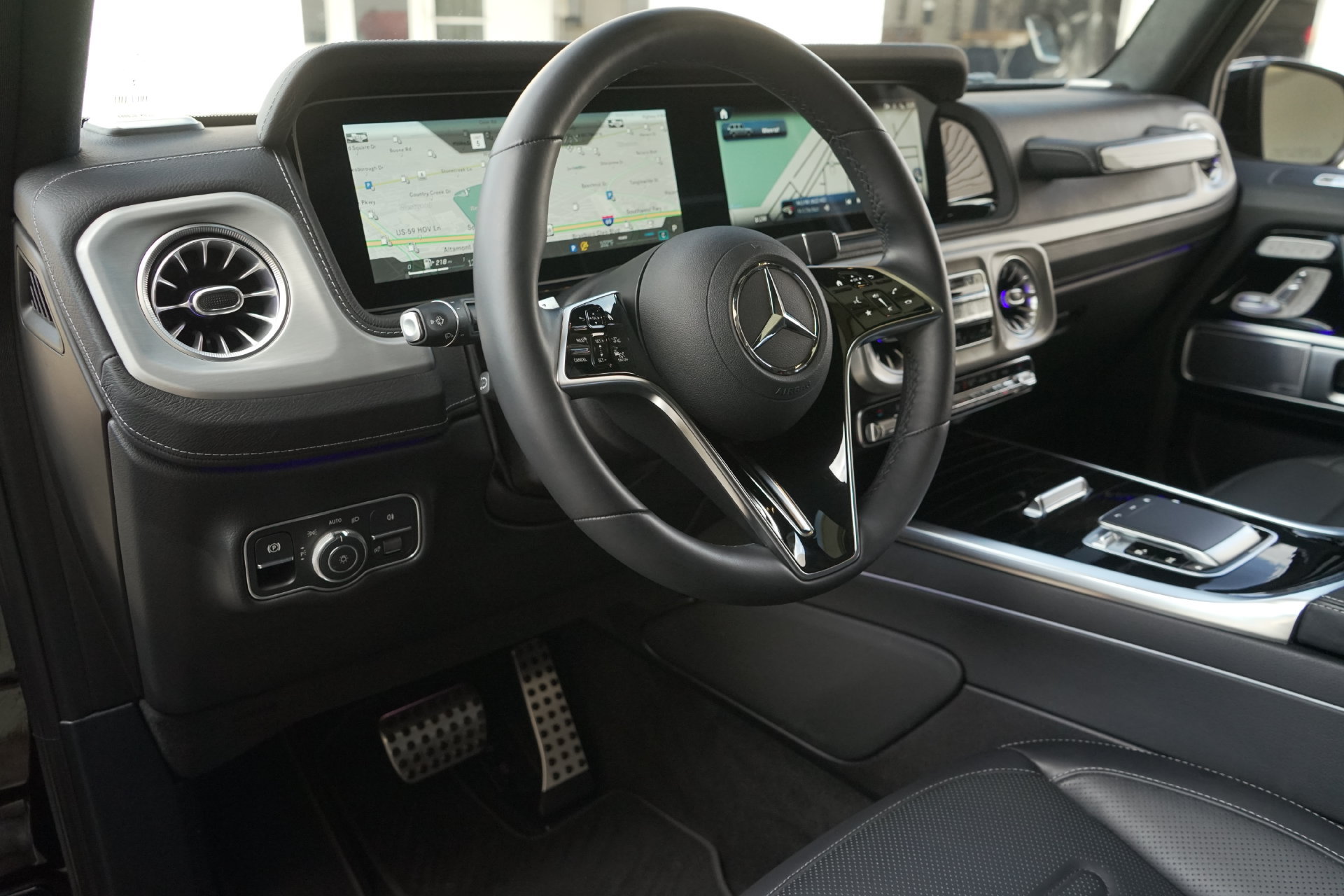 Used 2025 Mercedes-Benz G 550 image 7