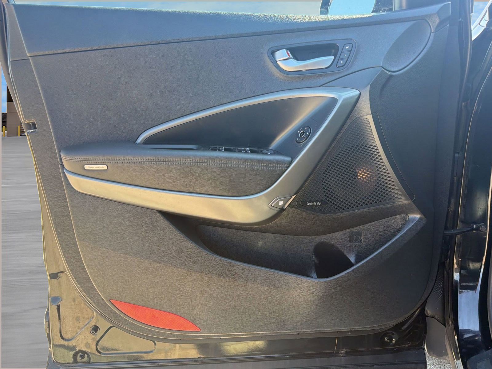 Used 2018 Hyundai Santa Fe Limited FWD image 12