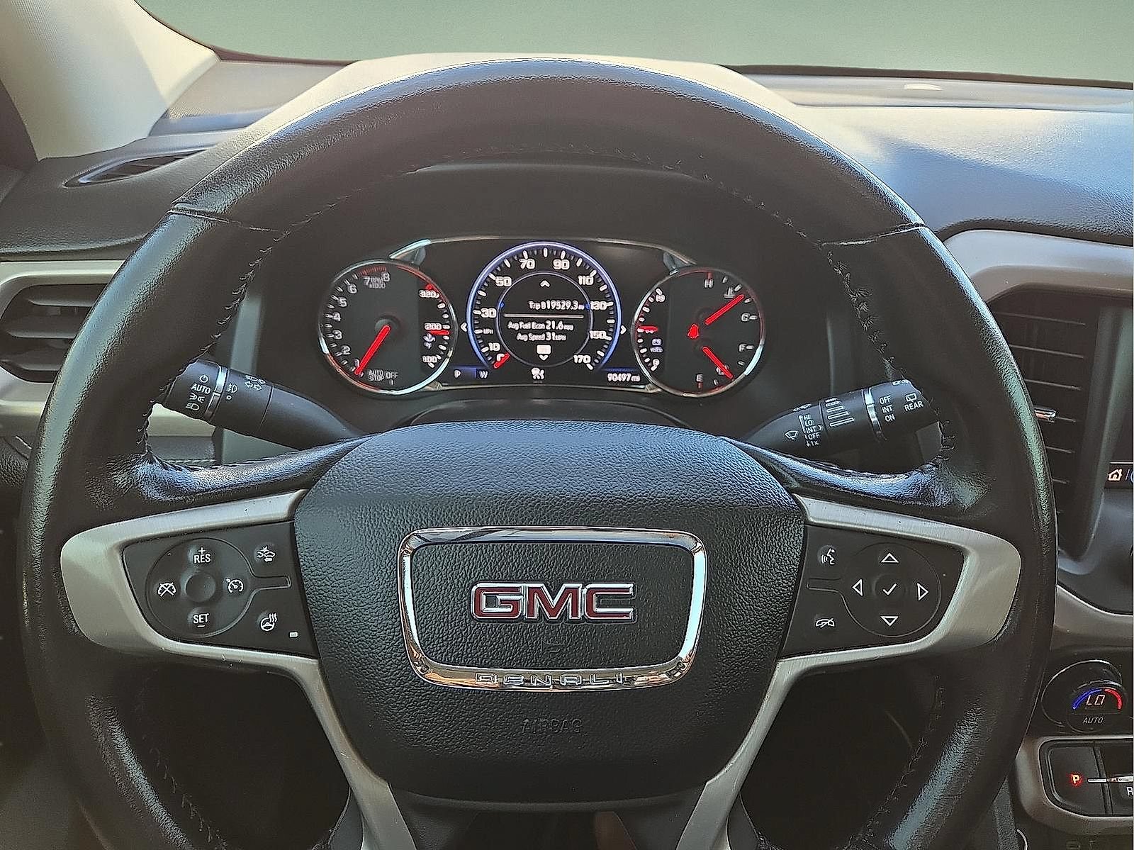 Used 2020 GMC Acadia Denali w/ Technology Package FWD image 4