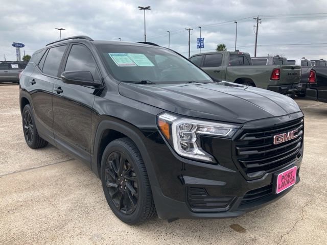 Used 2023 GMC Terrain SLE w/ Driver Convenience Package image 9