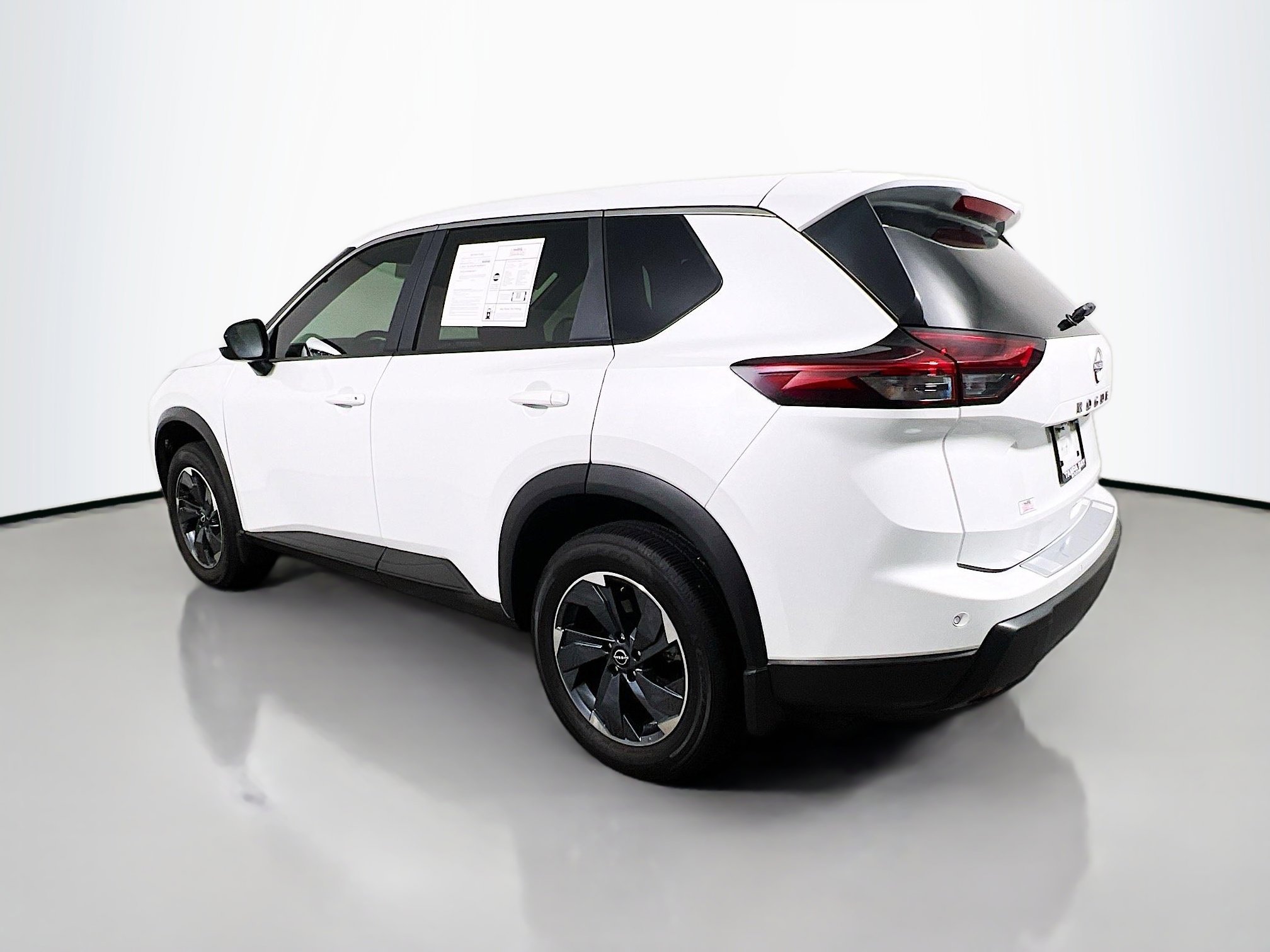 Used 2025 Nissan Rogue SV image 8